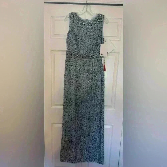 Mac Duggal - Crystal Ornate Sheath Gown NWT Size 8 Style 10839 - Picture 5 of 8